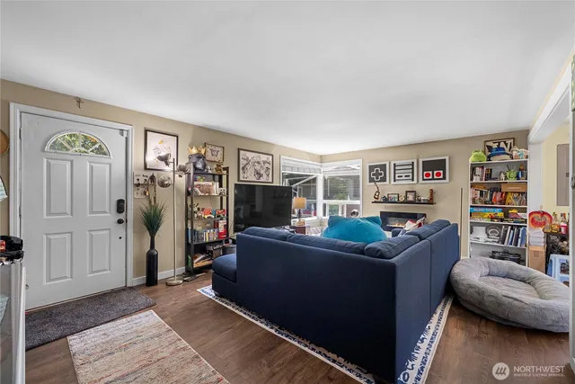 $950,000 | 17563 12th Avenue Northeast, Shoreline, WA 98155