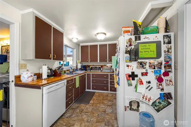 $950,000 | 17563 12th Avenue Northeast, Shoreline, WA 98155