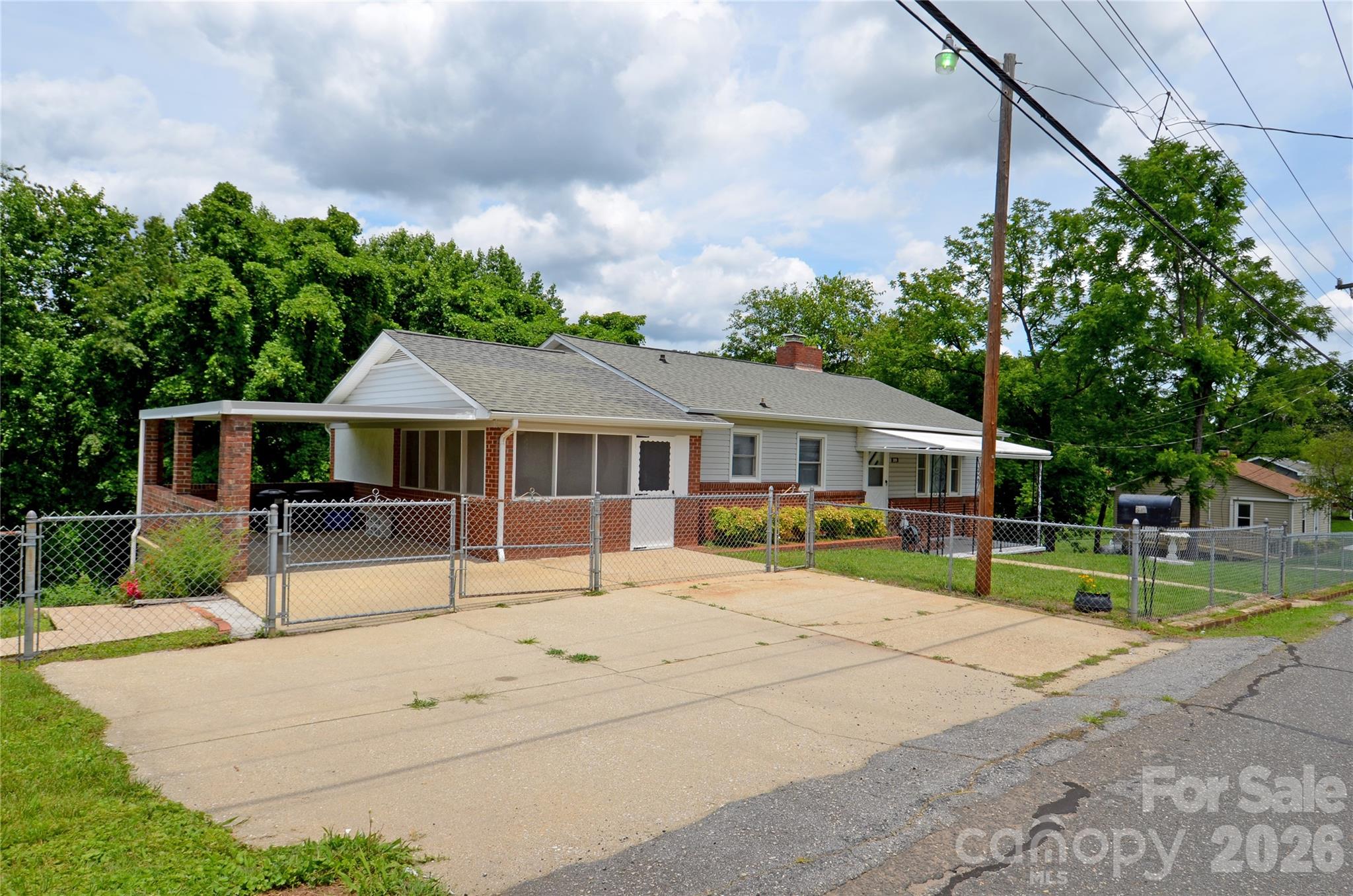 309 Morehead Road Marion, NC 28752 - Photo 2 of 27