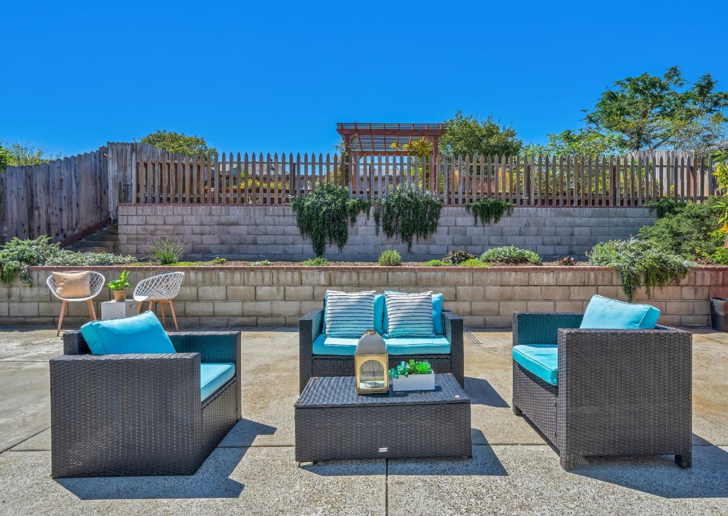 428 Glasgow Drive Pacifica, CA 94044 - Photo 8 of 13 a outdoor living space with furniture
