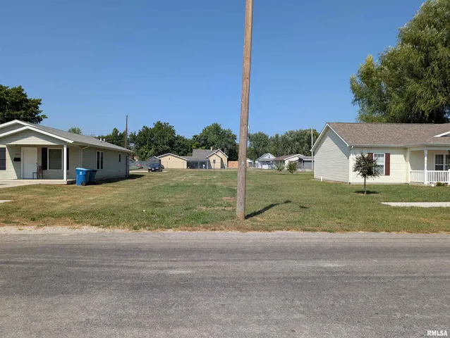 $3,000 | 2041 East Cedar Street, Springfield, IL 62703