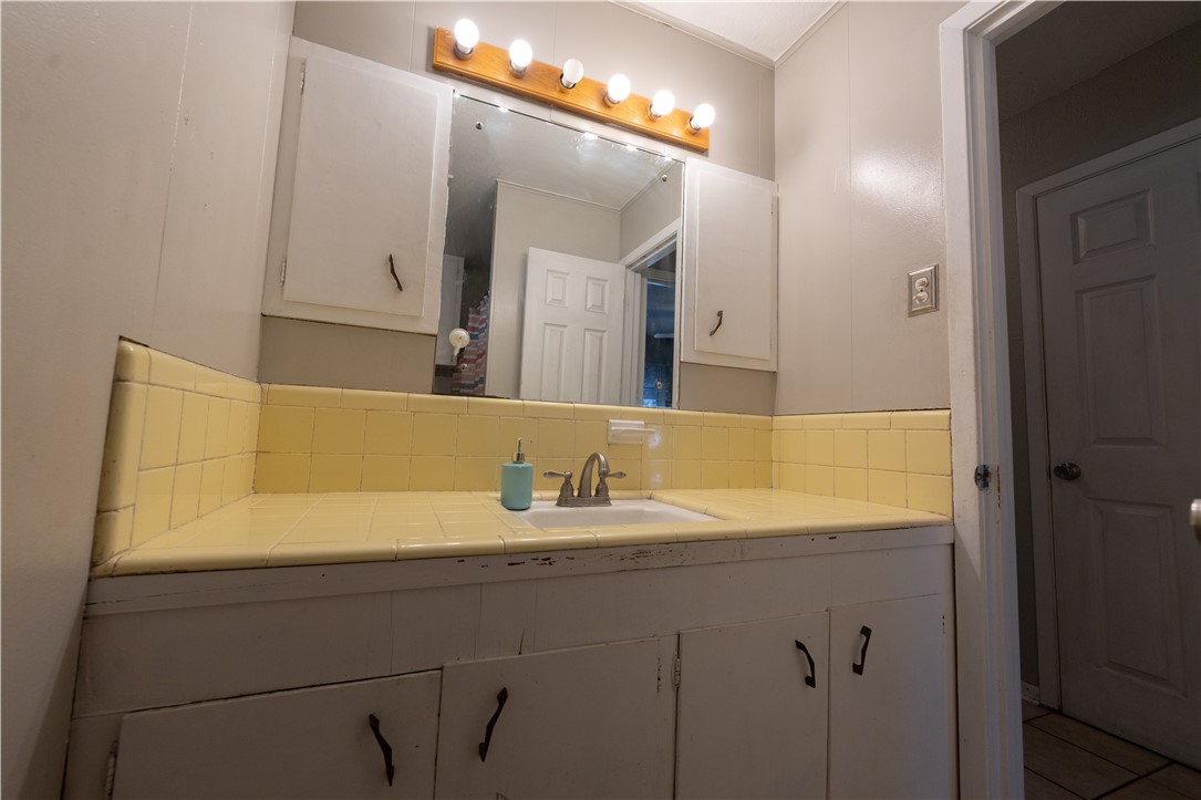 1719 Austin Street Portland, TX 78374 - Photo 12 of 18