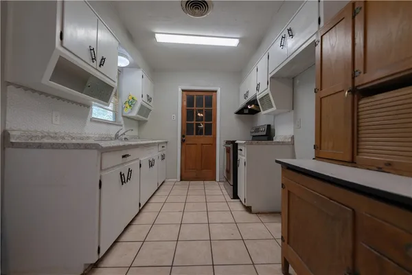 $1,550 | 1719 Austin Street, Portland, TX 78374