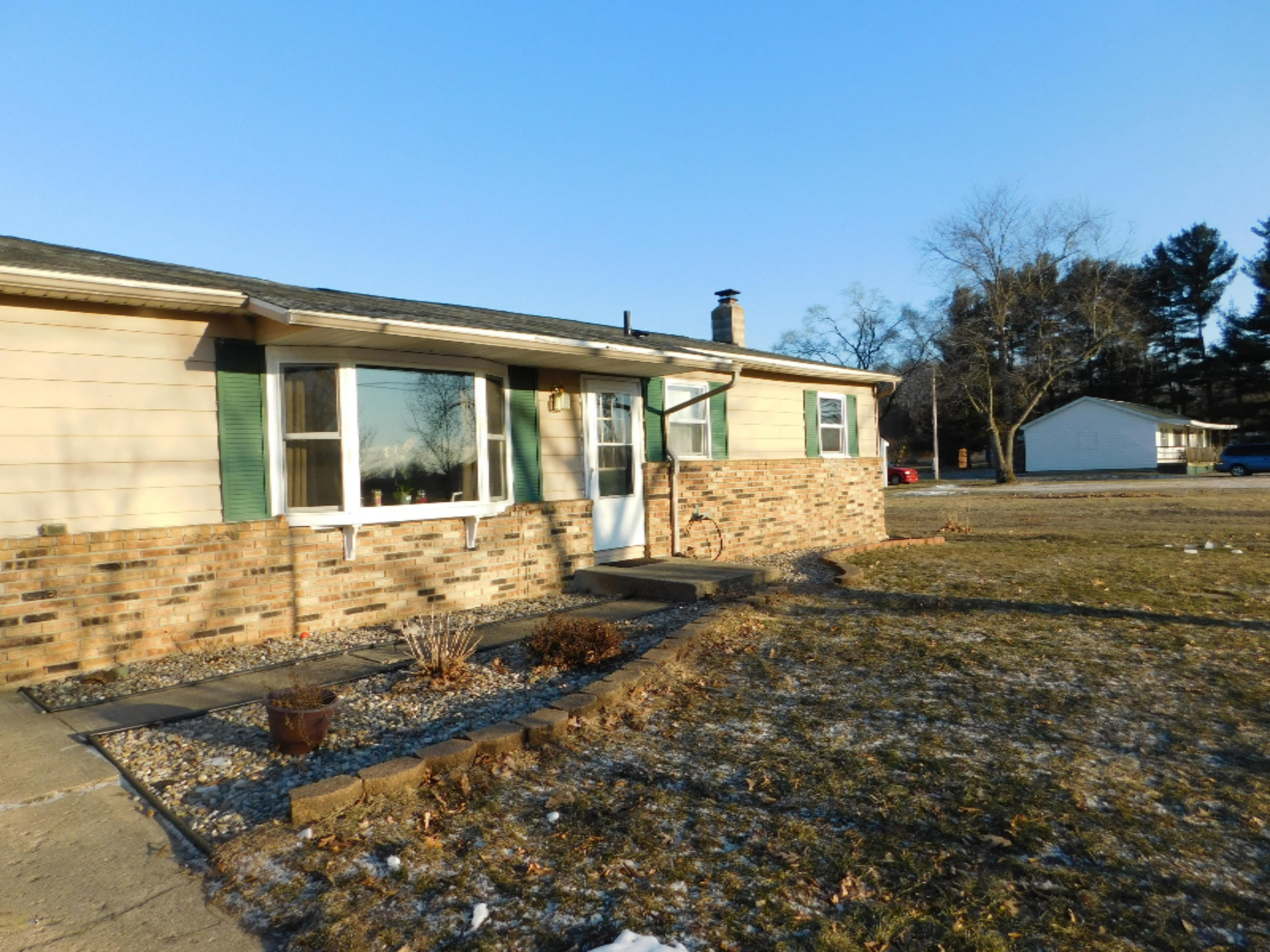 961 Leet Road Niles, MI 49120 - Photo 3 of 28 DSCN5857