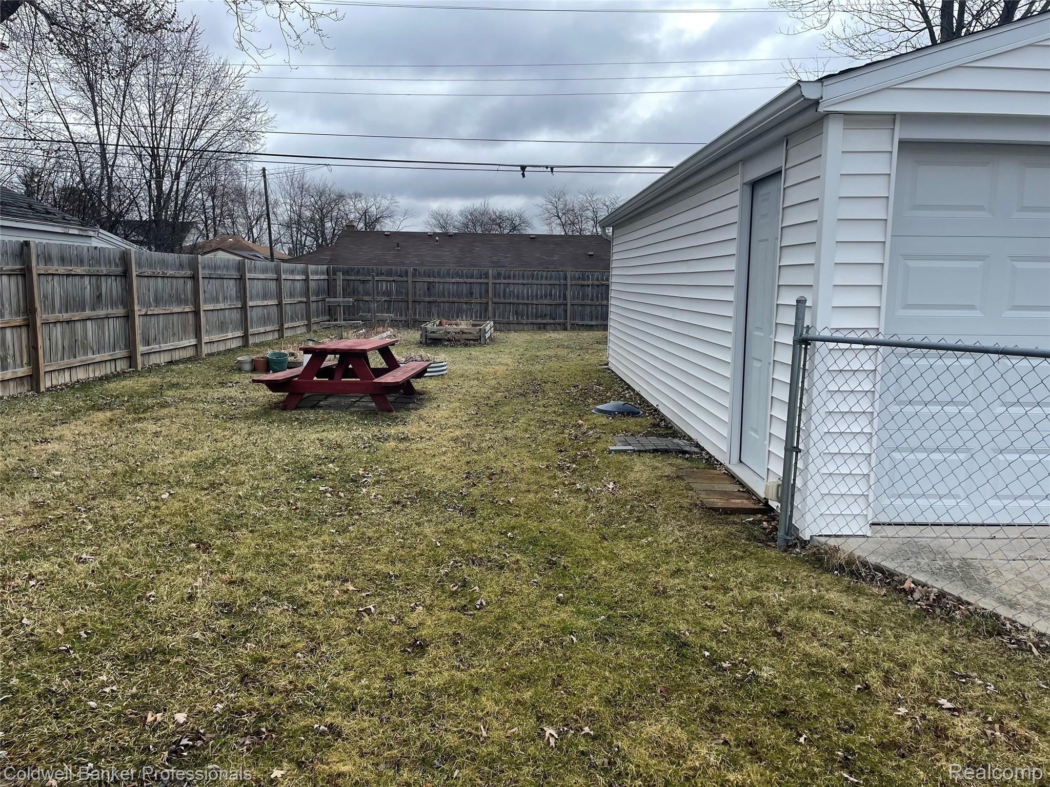 4006 Durham Road Royal Oak, MI 48073 - Photo 13 of 15 IMG-8765.jpg