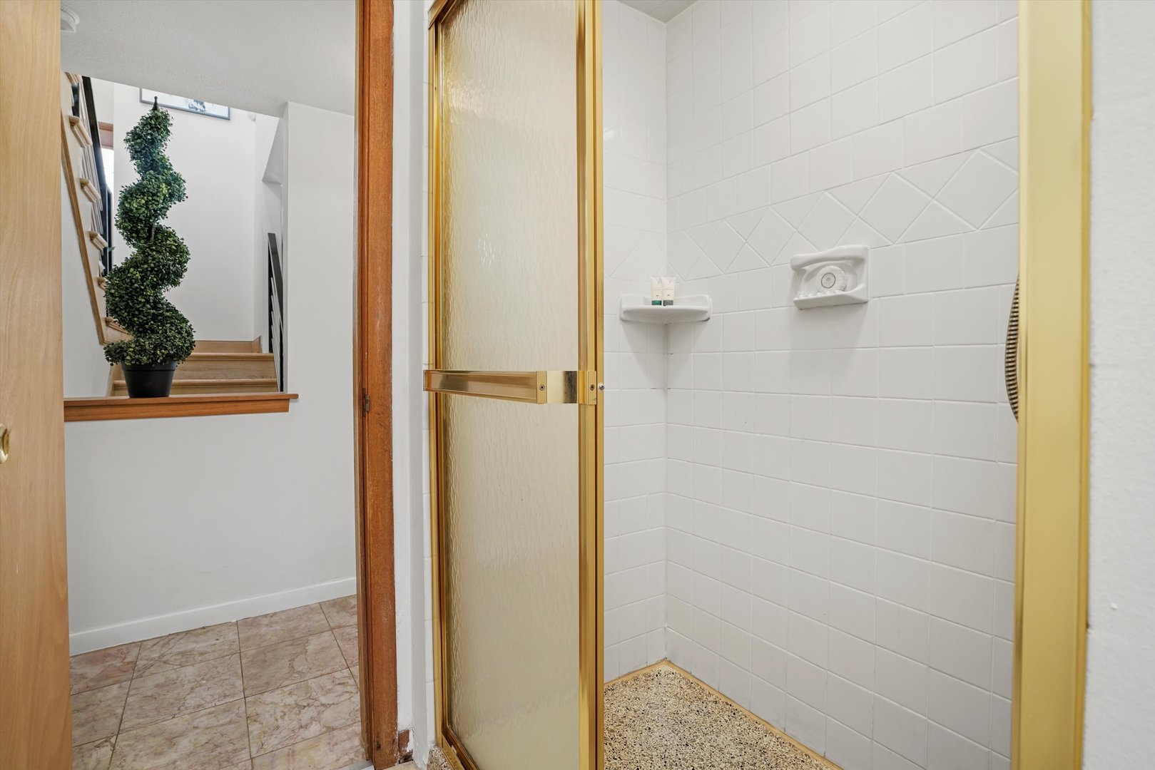 2130 Birch Street Park Ridge, IL 60068 - Photo 32 of 47 a view of a bathroom