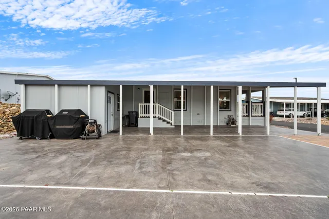 a view of parking area