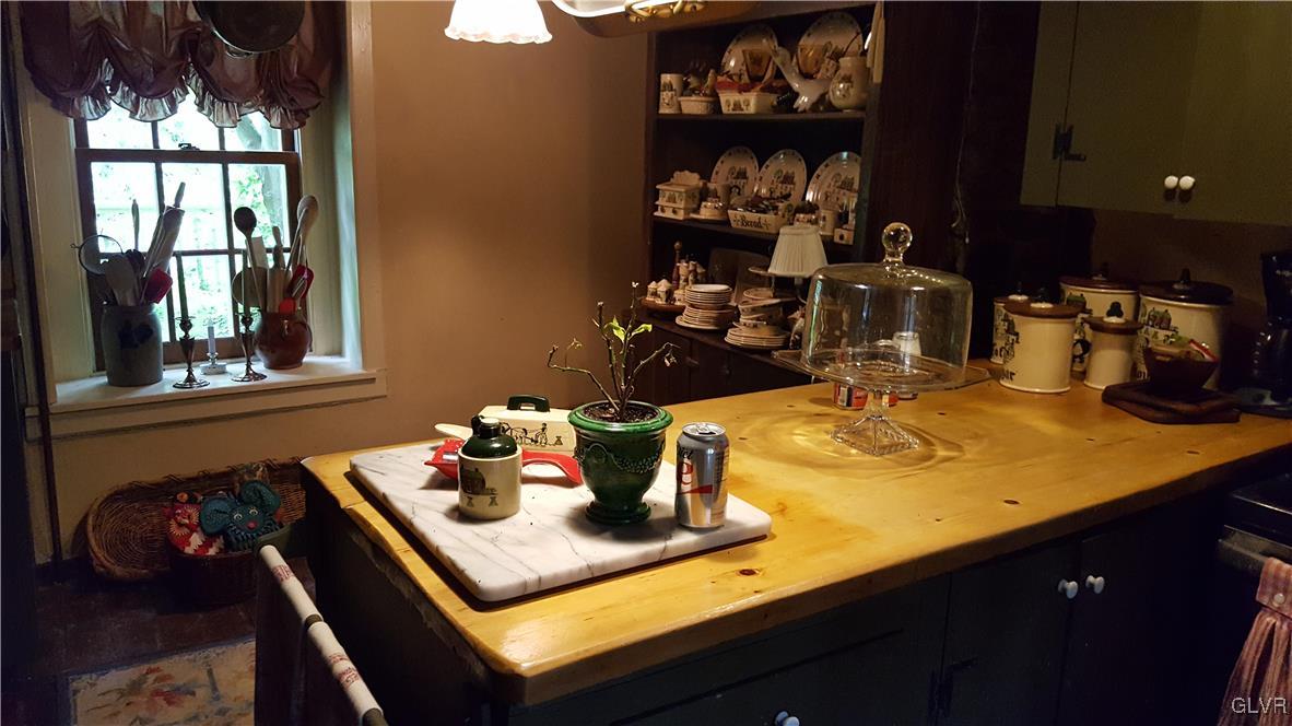 10 Stouts Valley Road Easton, PA 18042 - Photo 5 of 35 a kitchen with a sink and cabinets