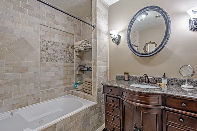 $648,900 | 520 West 30th Street, Houston, TX 77018