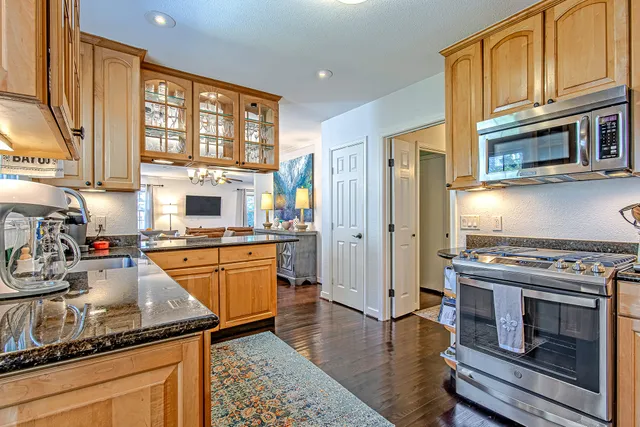 $648,900 | 520 West 30th Street, Houston, TX 77018