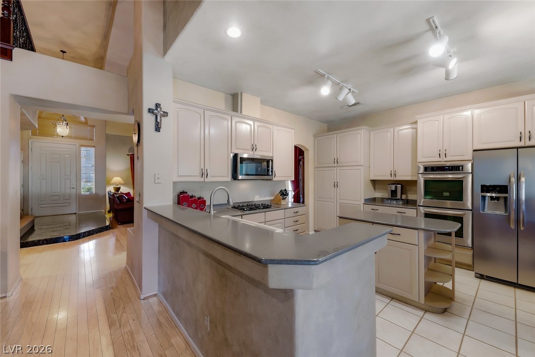 1861 Bogey Way Henderson, NV 89074 - Photo 11 of 39