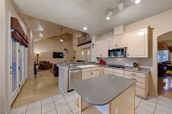 $750,000 | 1861 Bogey Way, Henderson, NV 89074