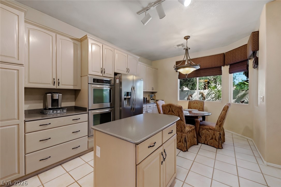 1861 Bogey Way Henderson, NV 89074 - Photo 14 of 39