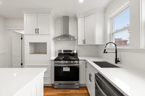 $719,000 | 4-6 View S Avenue, Unit 3, Boston, MA 02130