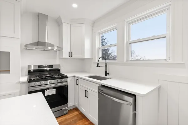 $719,000 | 4-6 View S Avenue, Unit 3, Boston, MA 02130