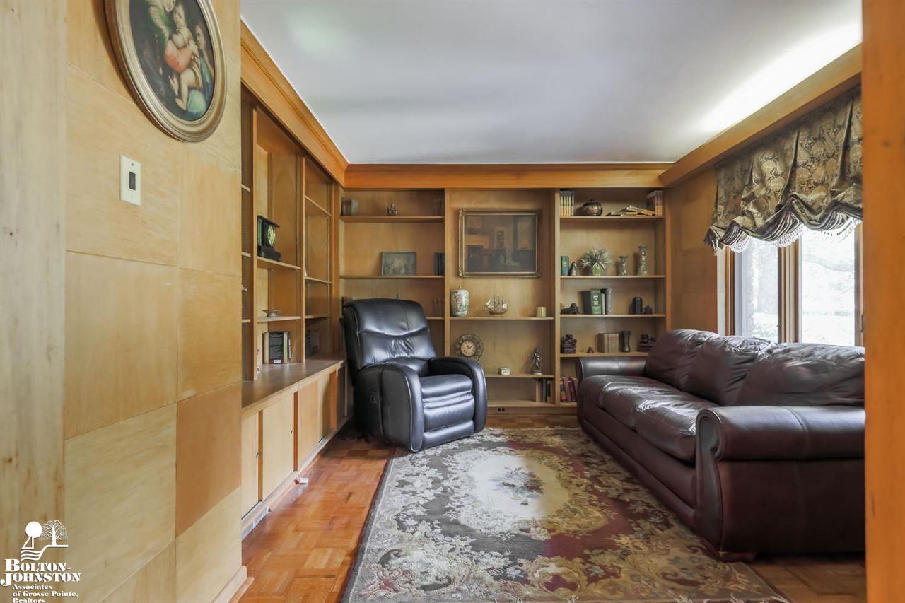 1067 Devonshire Road Grosse Pointe Park, MI 48230 - Photo 8 of 58