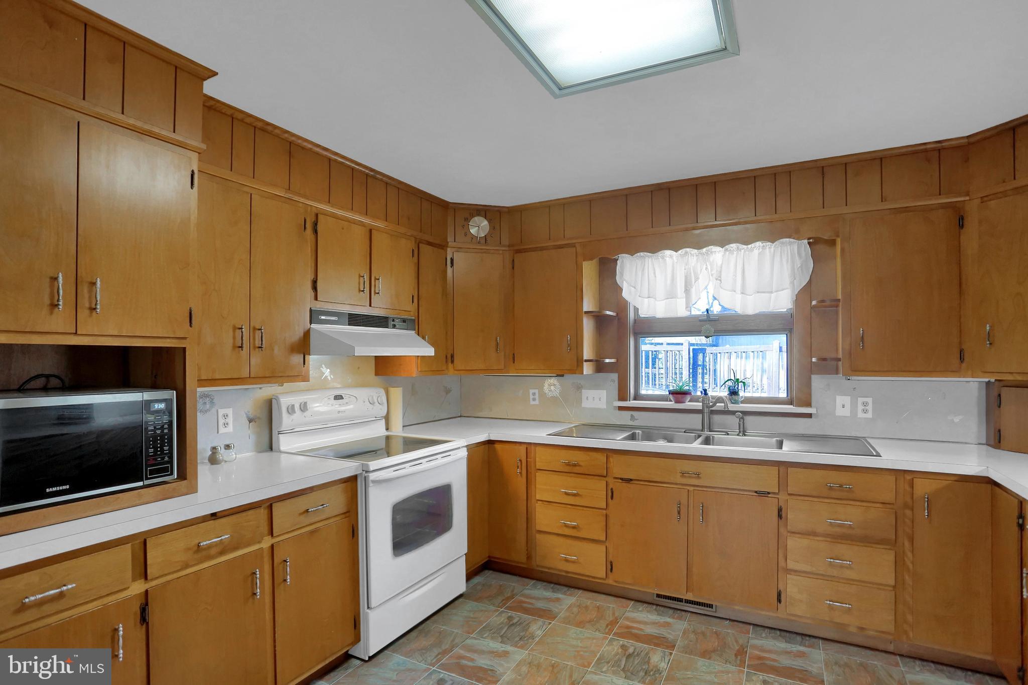 118 Running Pump Road Lancaster, PA 17603 - Photo 10 of 36 Gallery Image 10