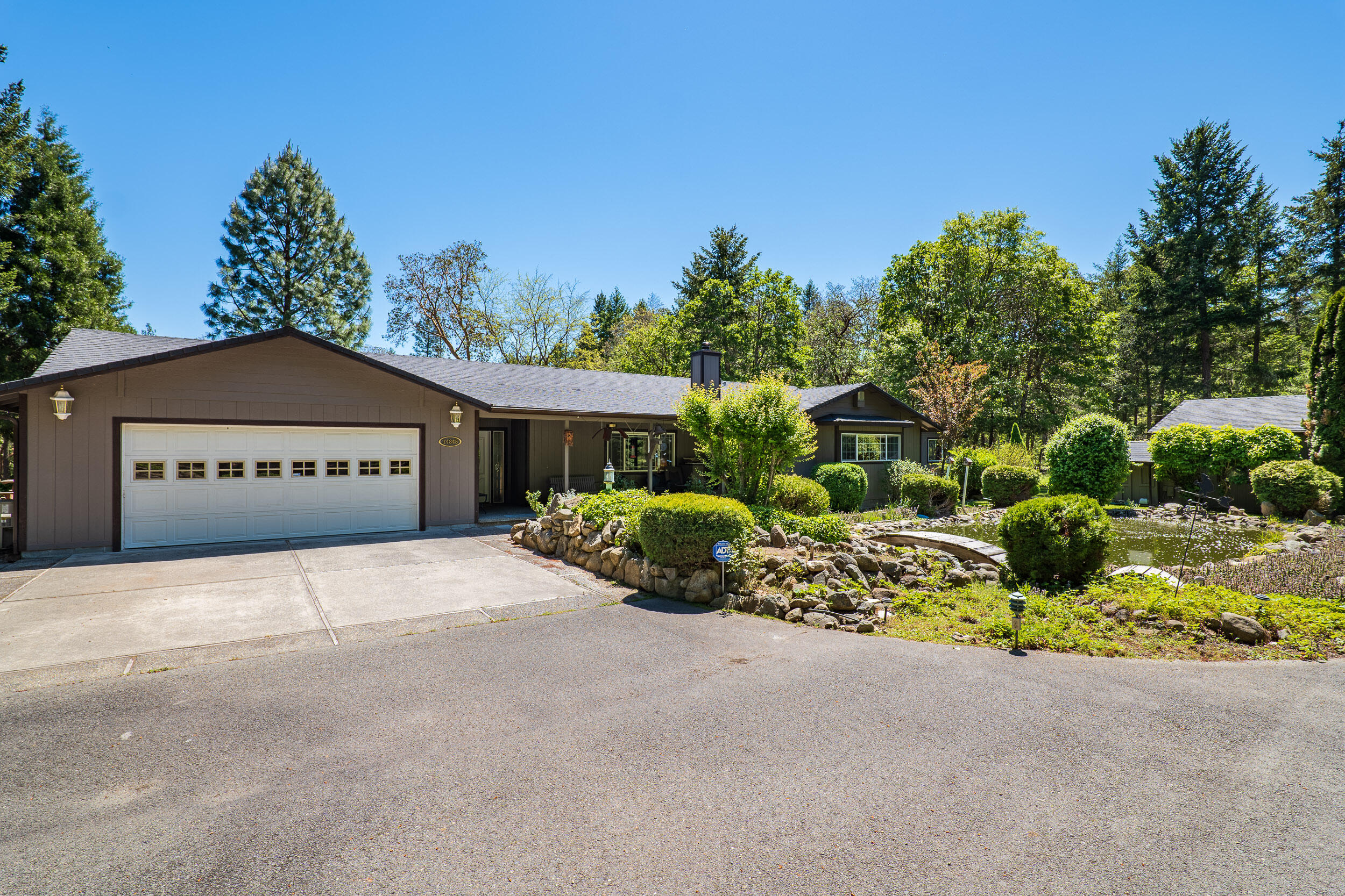 14845 Water Gap Road Williams, OR 97544 - Photo 3 of 44 Front of the House