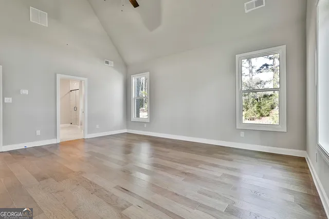 a view of a room with a empty space