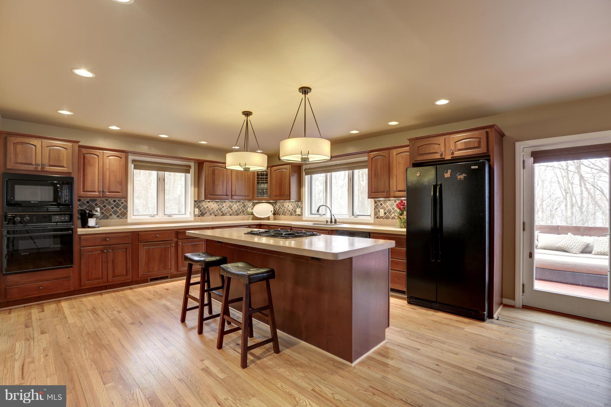 10328 Gambrill Park Road Frederick, MD 21702 - Photo 3 of 30 Kitchen
