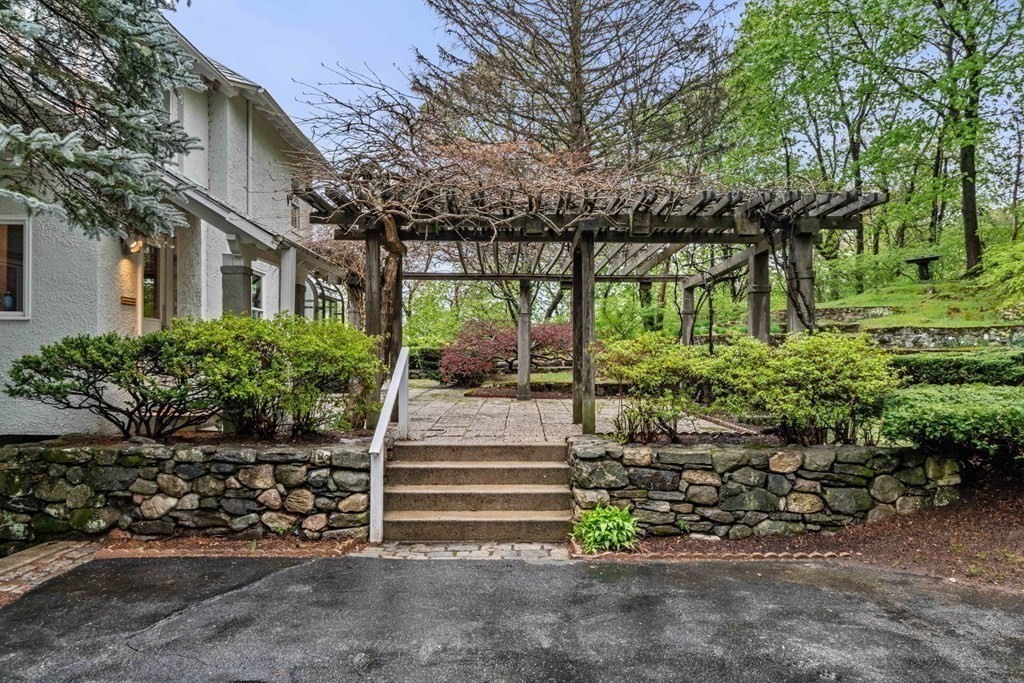 12 Summit Road Lexington, MA 02421 - Photo 6 of 42
