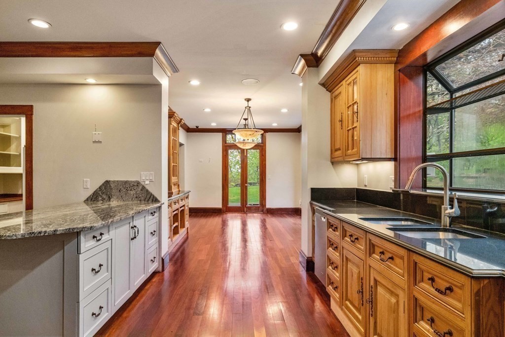 12 Summit Road Lexington, MA 02421 - Photo 9 of 42