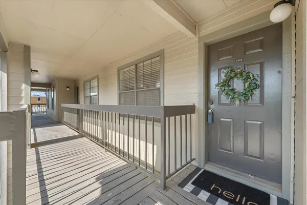 $185,000 | 218 North Texas Boulevard, Unit 306, Denton, TX 76201