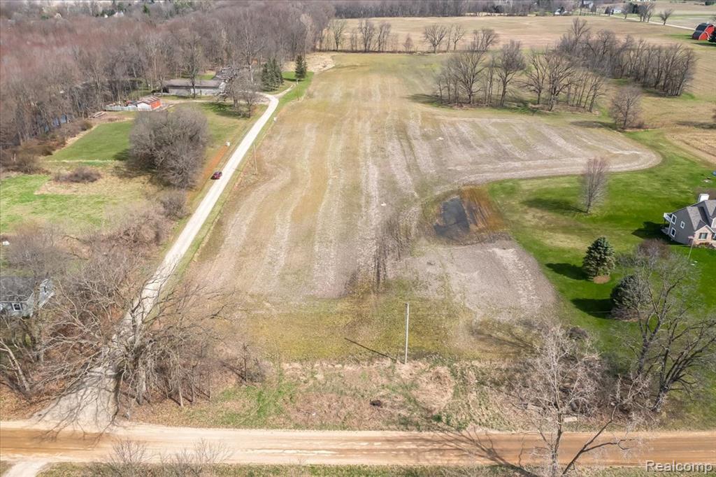 N Schrepfer Road Howell, MI 48855 - Photo 3 of 10