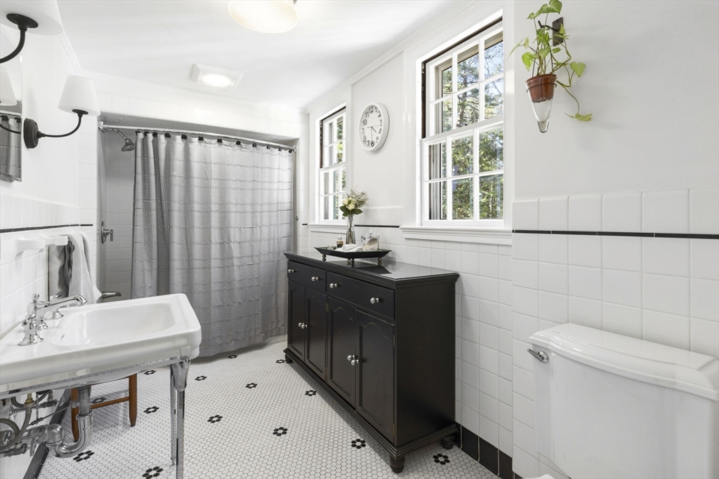 45 Cheever Circle Andover, MA 01810 - Photo 31 of 41