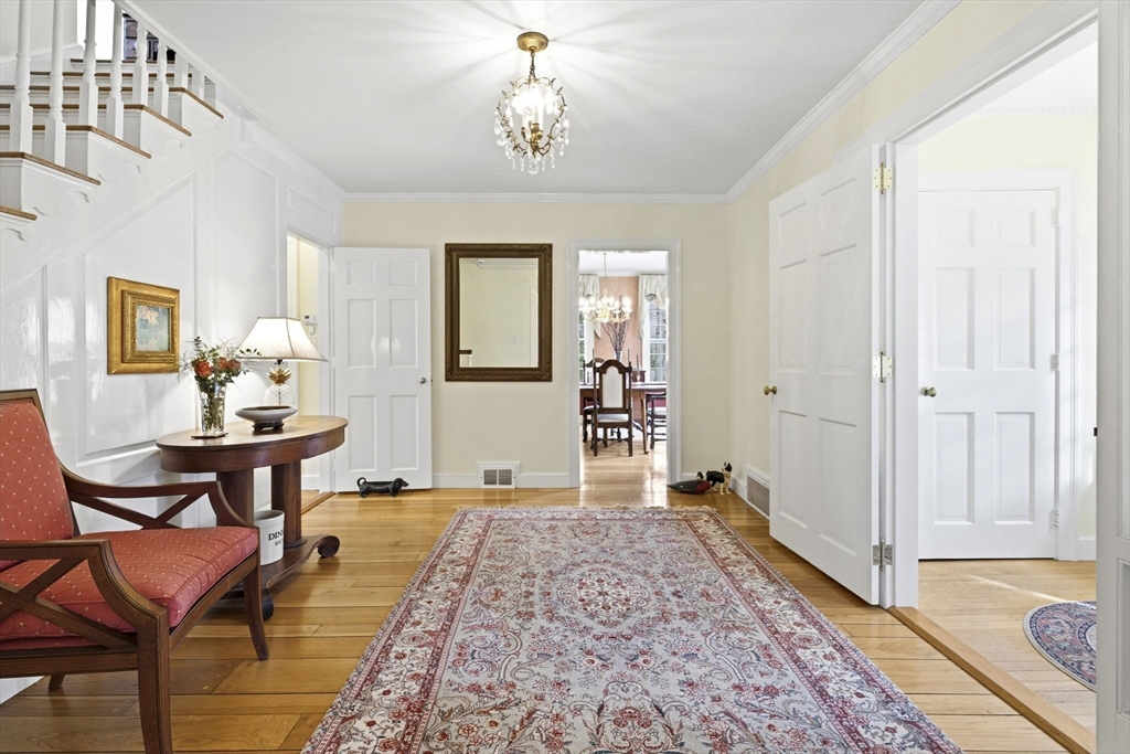 45 Cheever Circle Andover, MA 01810 - Photo 4 of 41