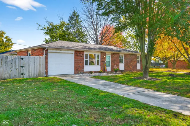 $199,900 | 656 Berkshire Drive, Seymour, IN 47274