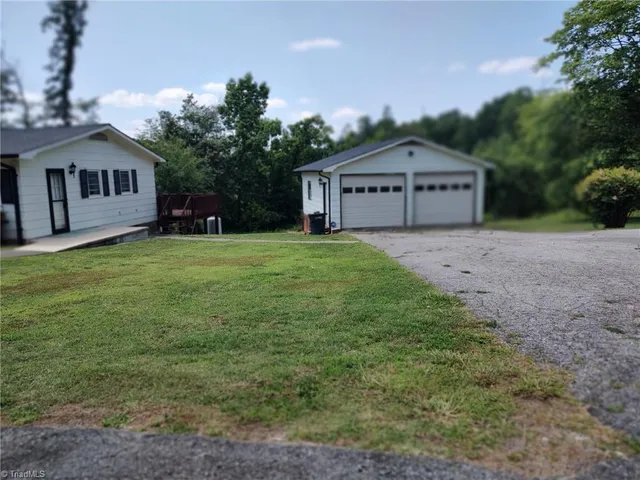 $242,900 | 210 Grinton Avenue, Wilkesboro, NC 28697