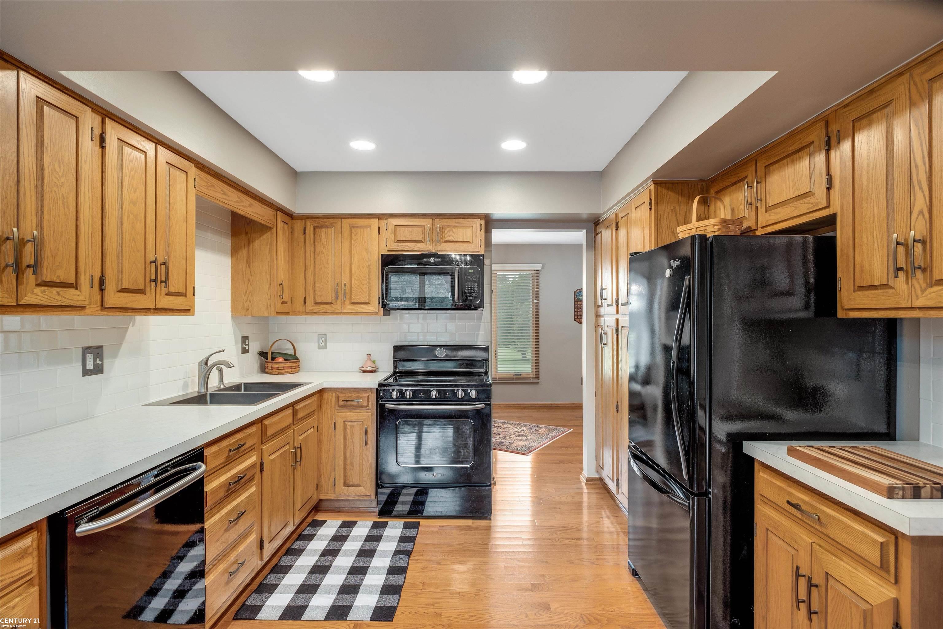 878 Green View Court Rochester Hills, MI 48307 - Photo 11 of 50