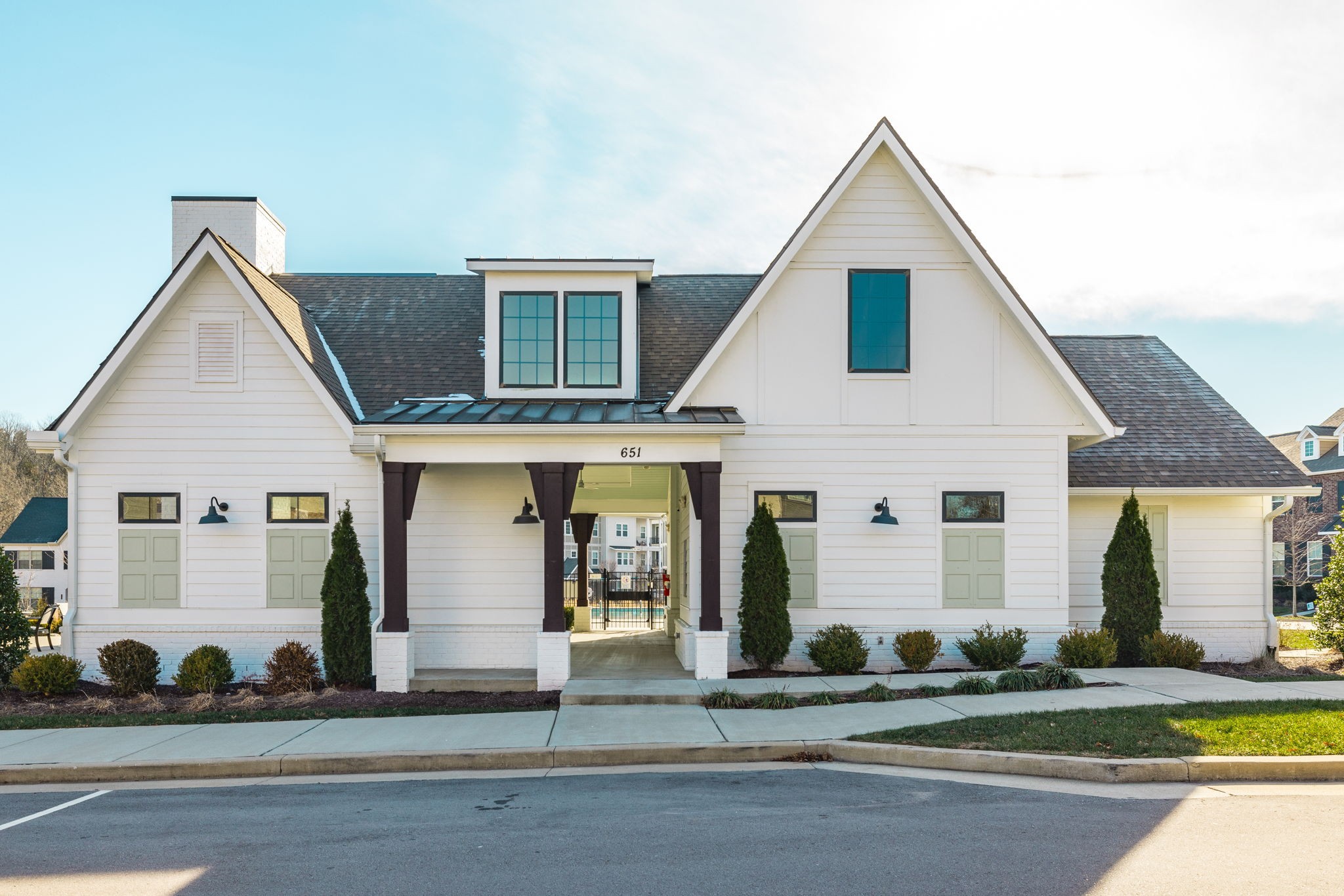 2000 Shadow Green Drive, Unit 302 Franklin, TN 37064 - Photo 15 of 19 a view of a white house