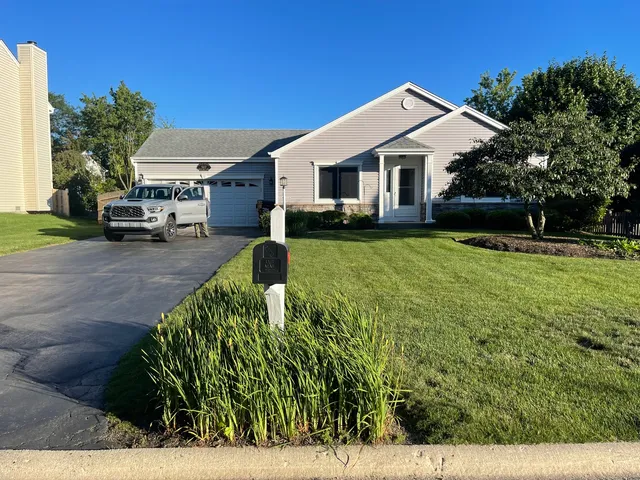 507 River Oaks Lane, Island Lake, IL 60042