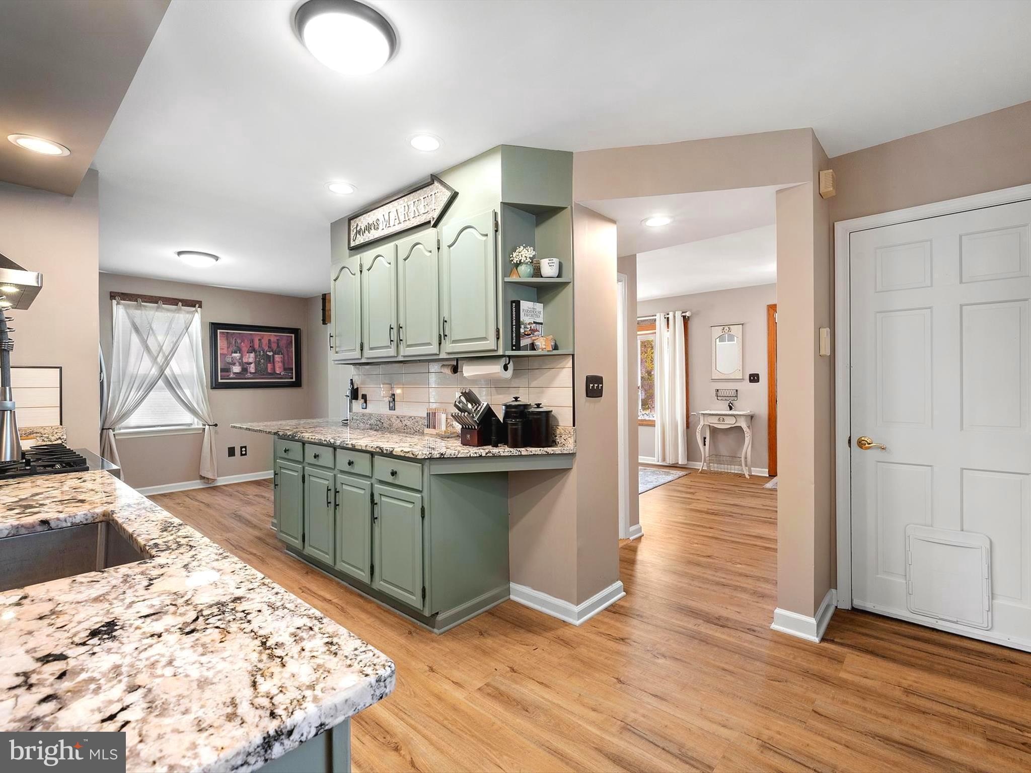 204 Hillcrest Road Pasadena, MD 21122 - Photo 6 of 41 Gallery Image 6