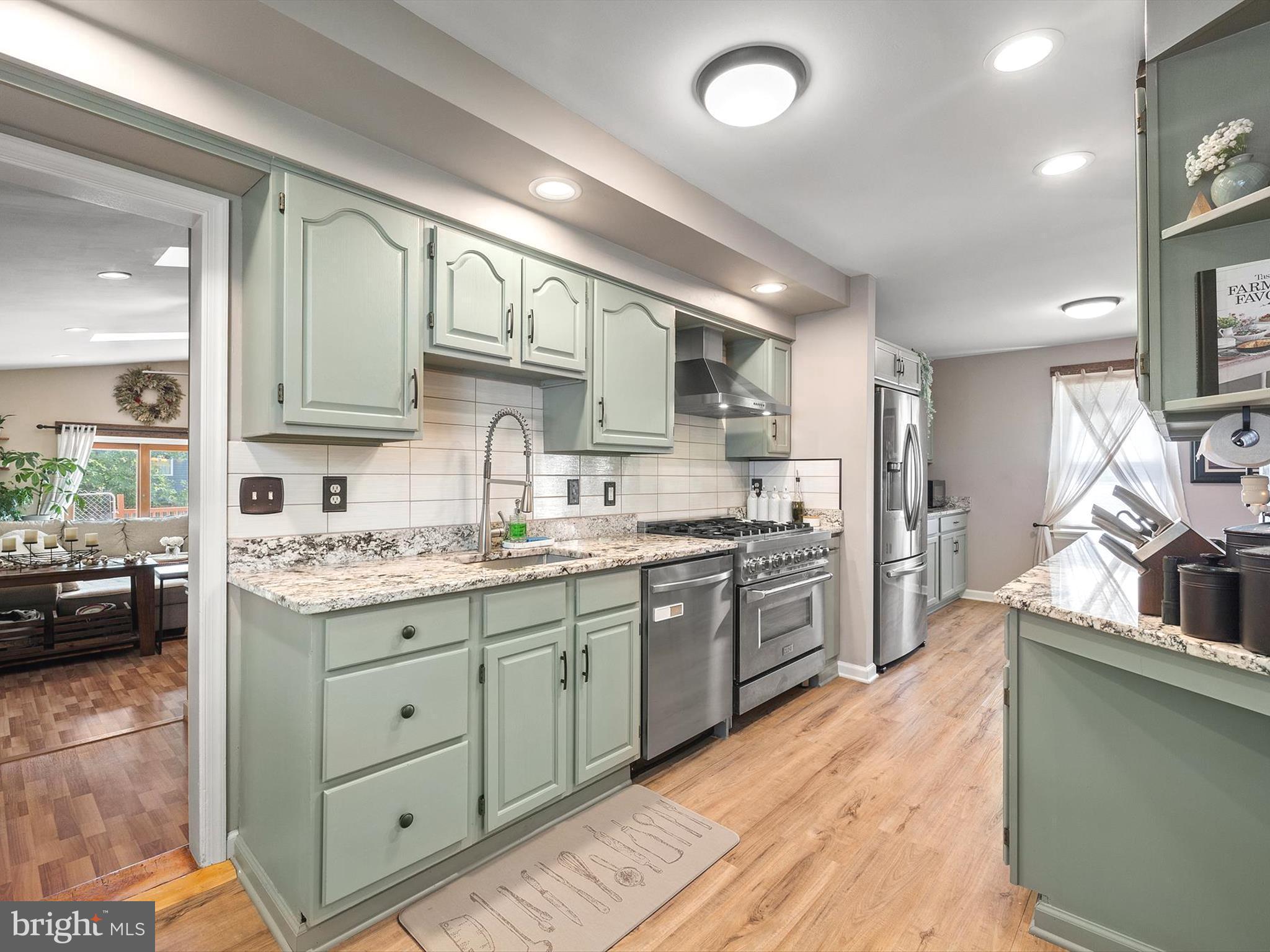 204 Hillcrest Road Pasadena, MD 21122 - Photo 8 of 41 Gallery Image 8