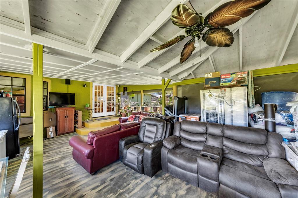 13610 Acker Road Dover, FL 33527 - Photo 51 of 53 a living room with furniture