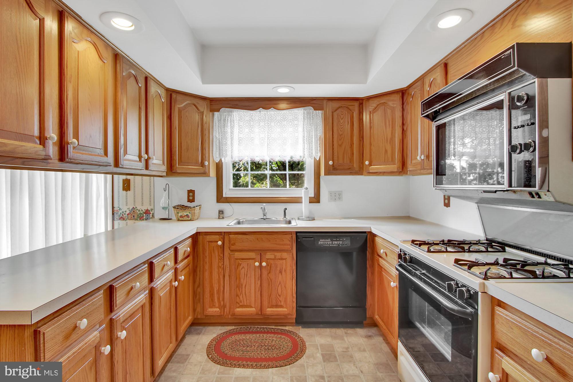 3495 Pebble Ridge Drive York, PA 17402 - Photo 5 of 27 Gallery Image 5