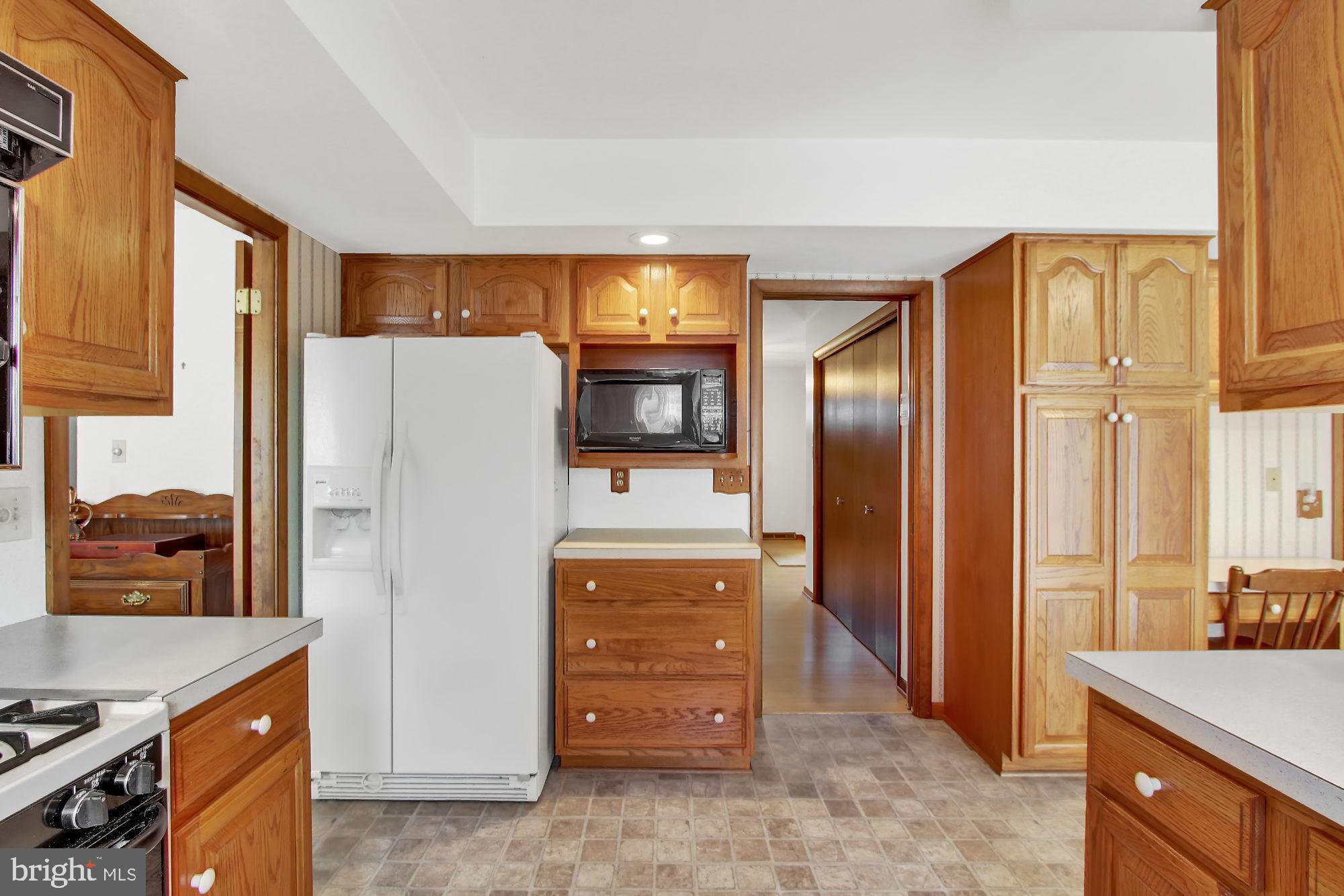 3495 Pebble Ridge Drive York, PA 17402 - Photo 6 of 27 Gallery Image 6