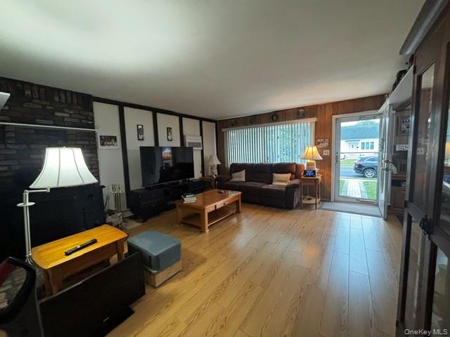 45 West Clearwater Road Lindenhurst, NY 11757 - Photo 12 of 18