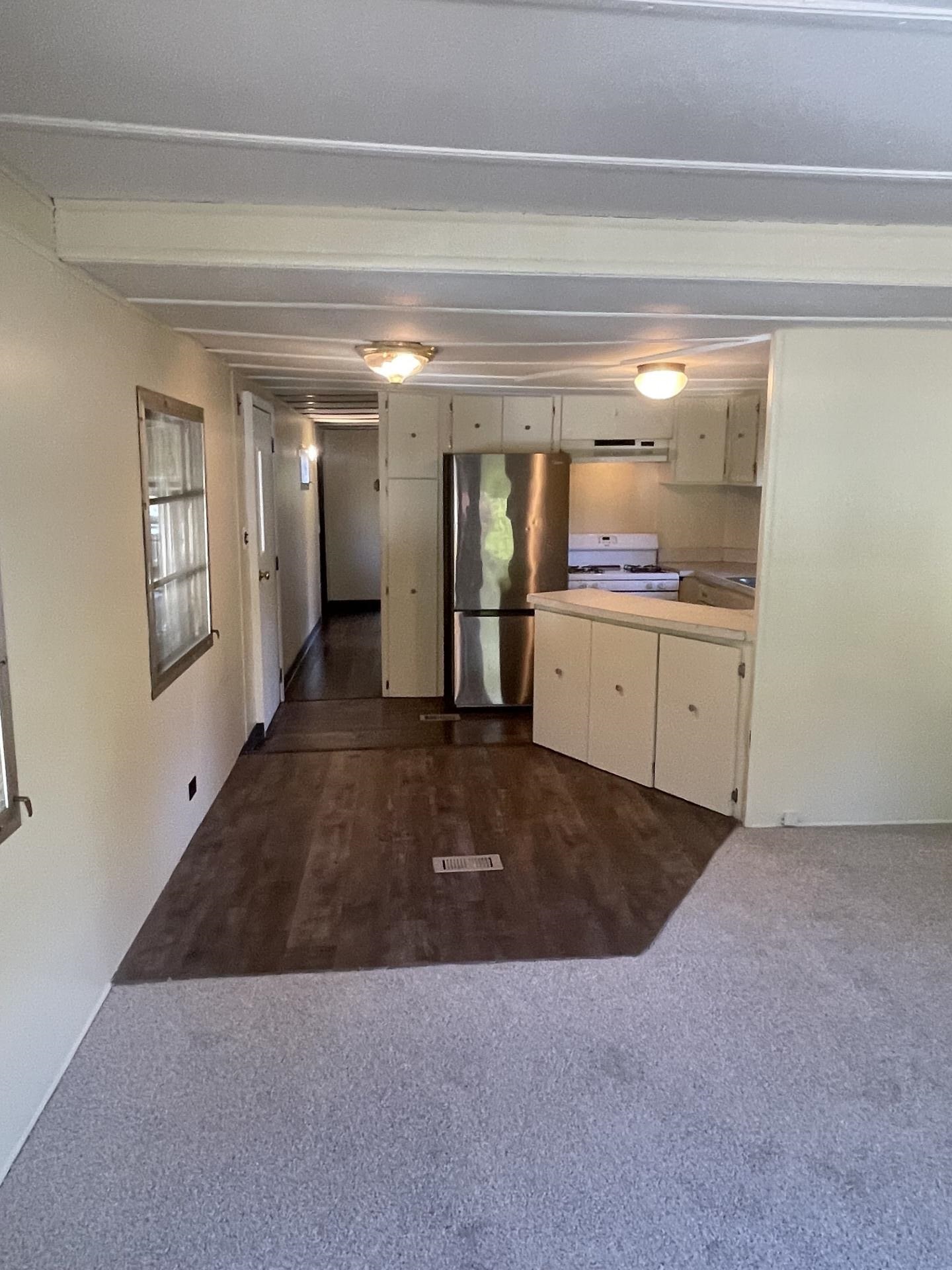 19 Embassy Avenue Hooksett, NH 03106 - Photo 4 of 11