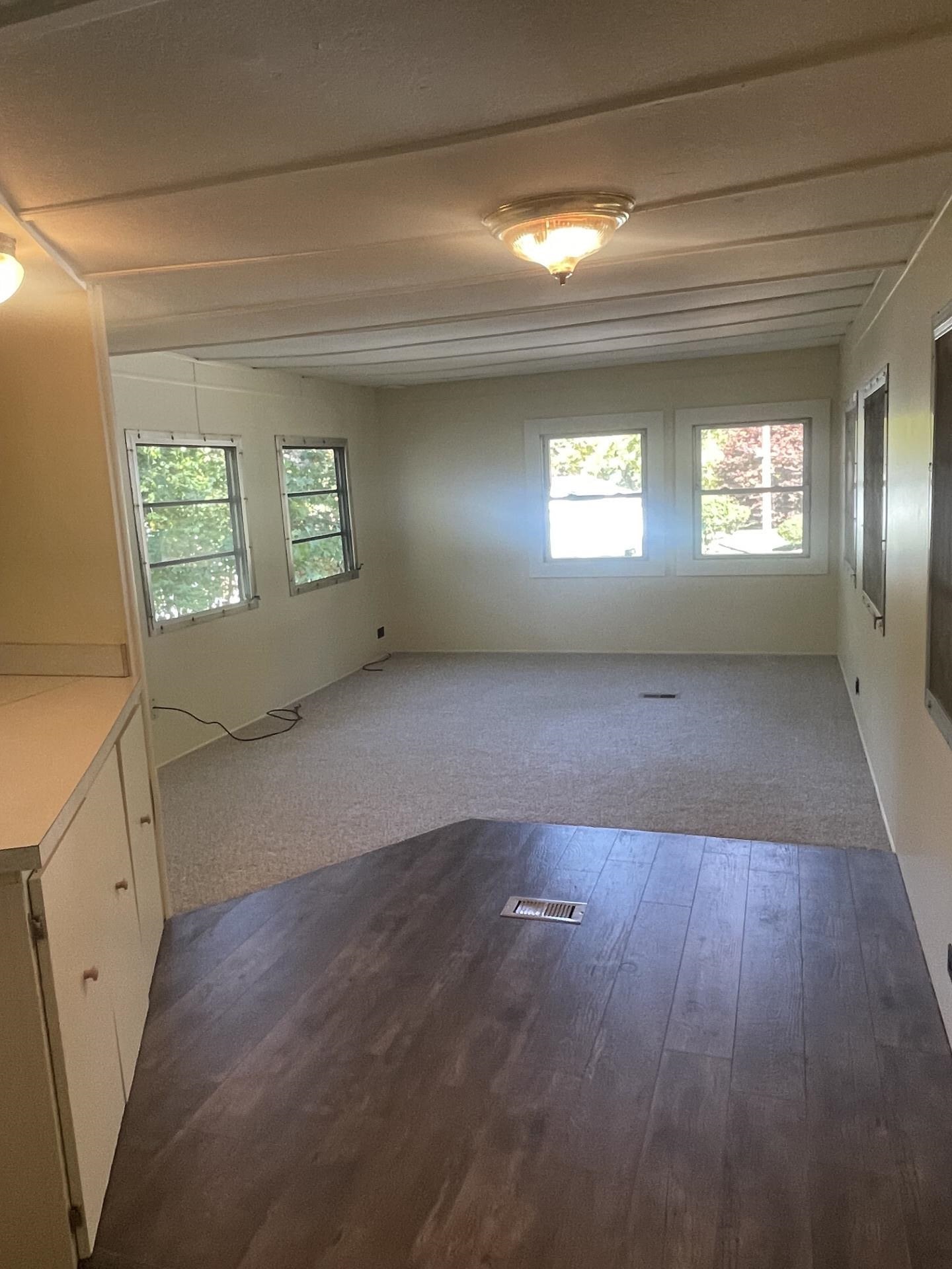 19 Embassy Avenue Hooksett, NH 03106 - Photo 6 of 11