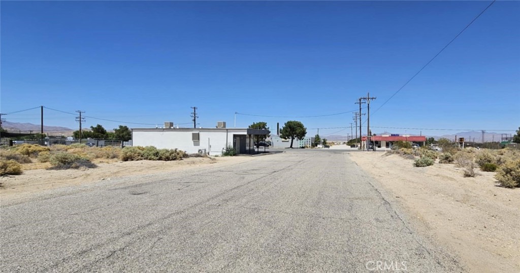 800 Oracle Road Lucerne Valley, CA 92356 - Photo 4 of 5