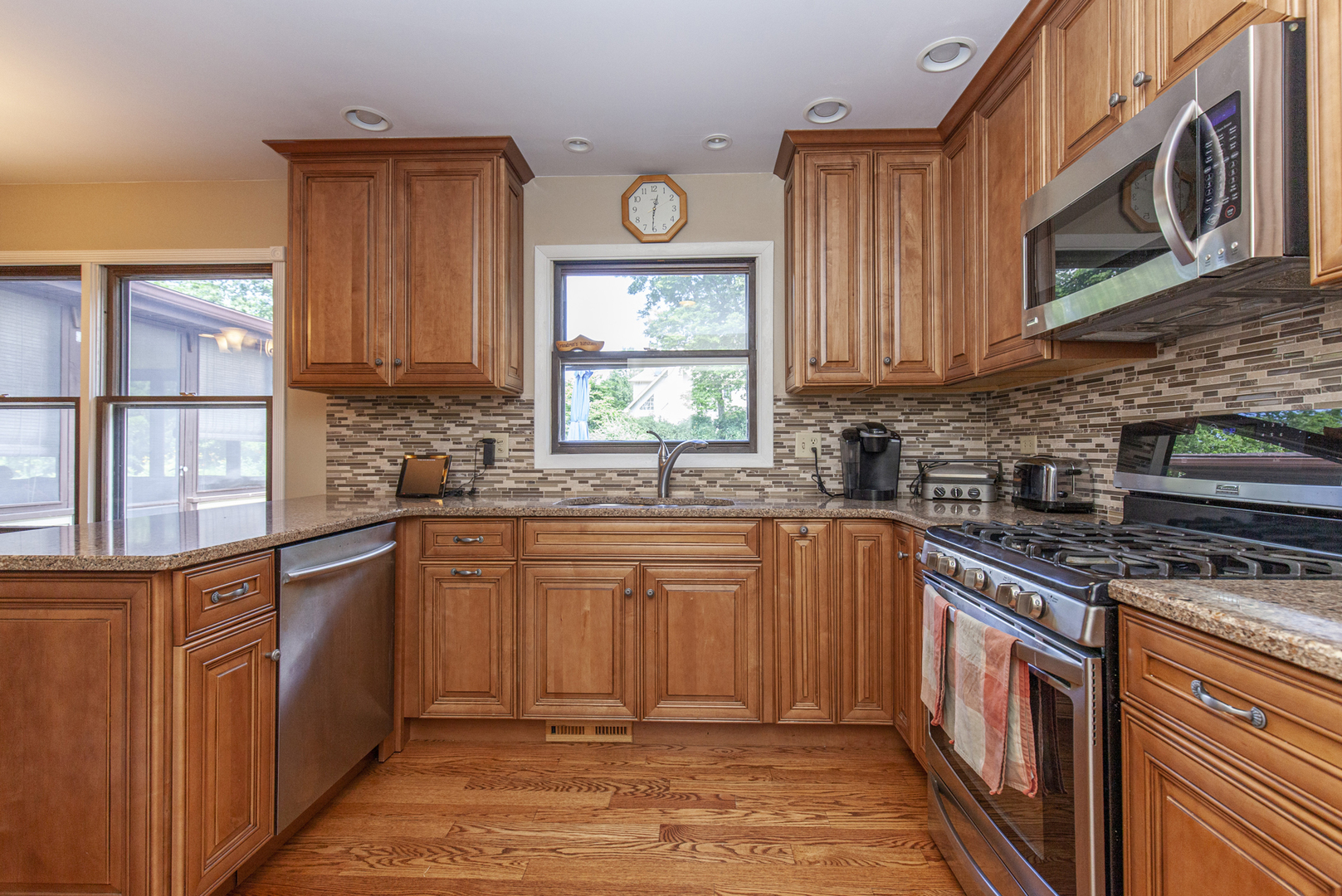 973 West Bauer Road Naperville, IL 60563 - Photo 9 of 27