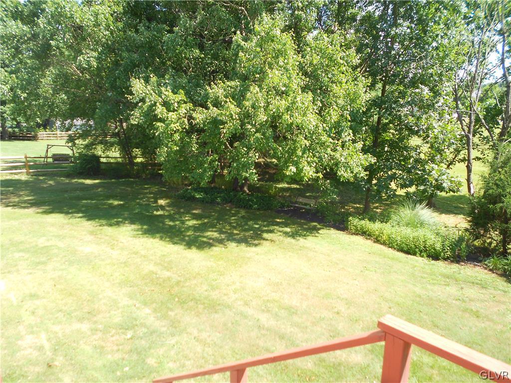8 Barrel Run Road Quakertown, PA 18951 - Photo 13 of 31 View of backyard