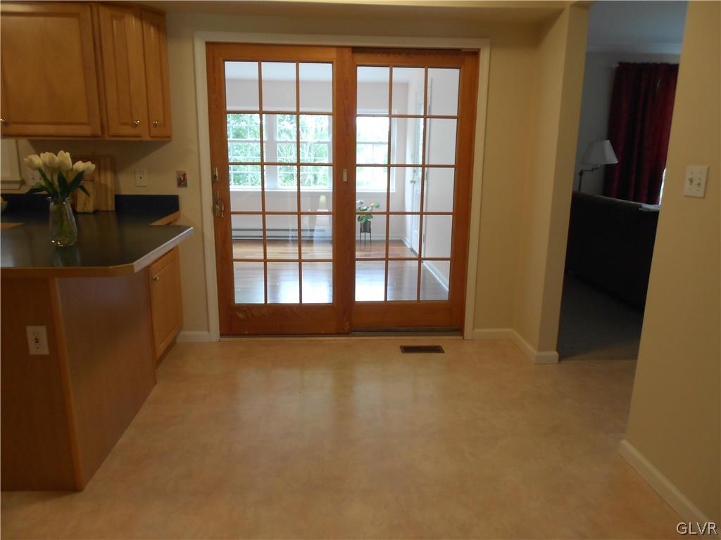8 Barrel Run Road Quakertown, PA 18951 - Photo 6 of 31 Breakfast room