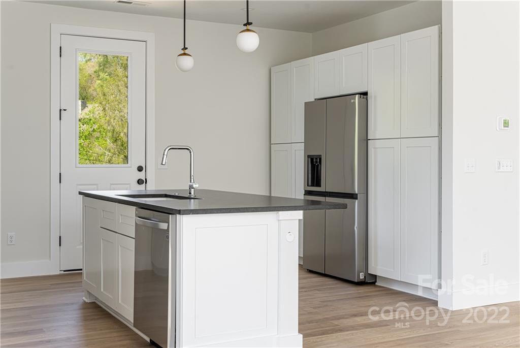 18 Trinity Chapel Road Asheville, NC 28805 - Photo 13 of 40 Gallery Image 13