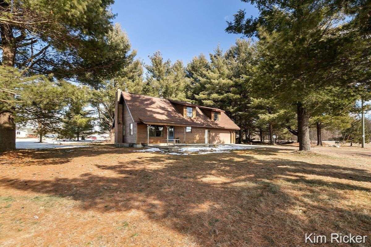 10282 North Maple Hill Road Morley, MI 49336 - Photo 2 of 23 Maple Hill 3