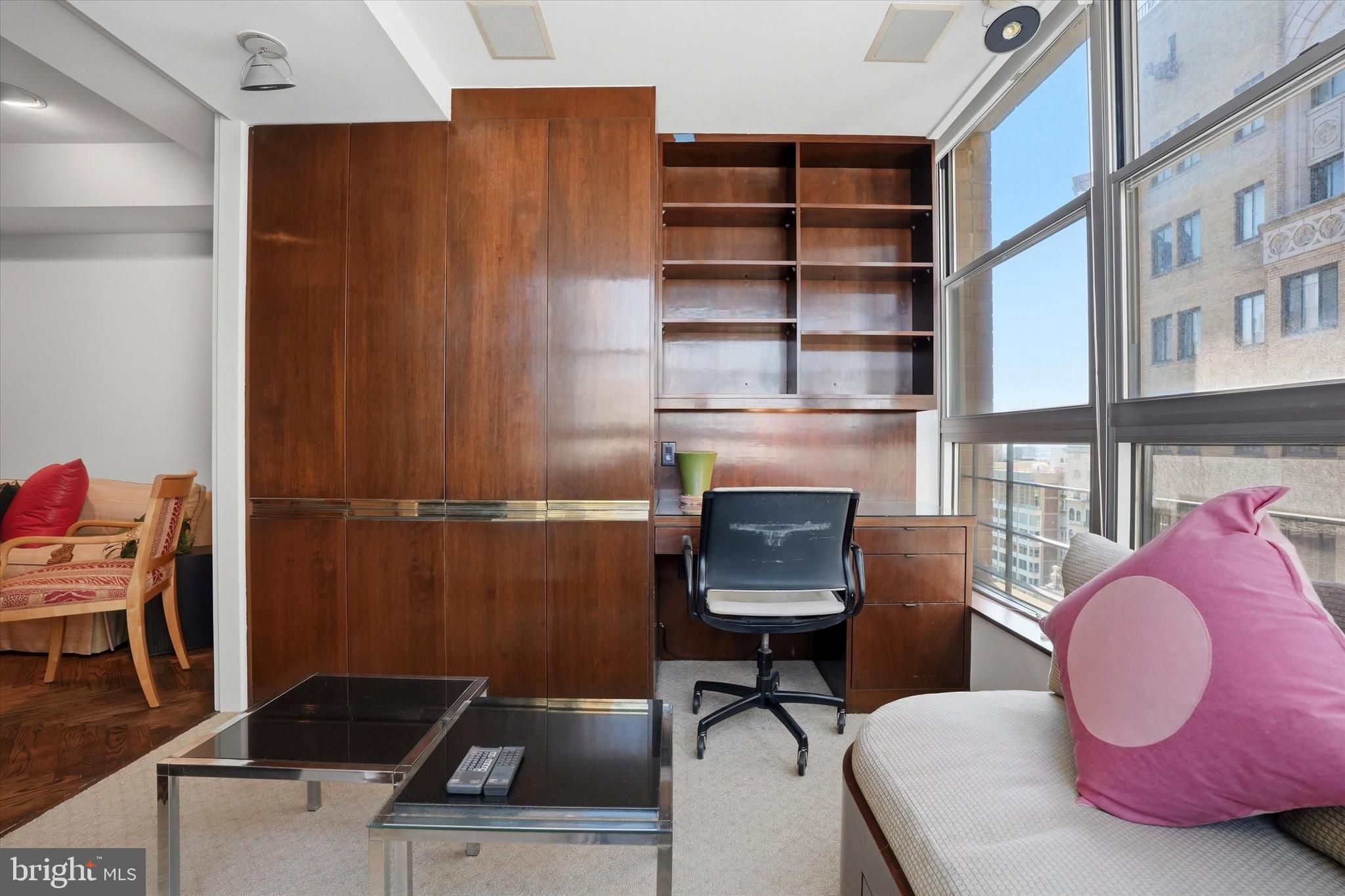 220 West Rittenhouse Square, Unit 22C Philadelphia, PA 19103 - Photo 6 of 29 Sunroom off of living room